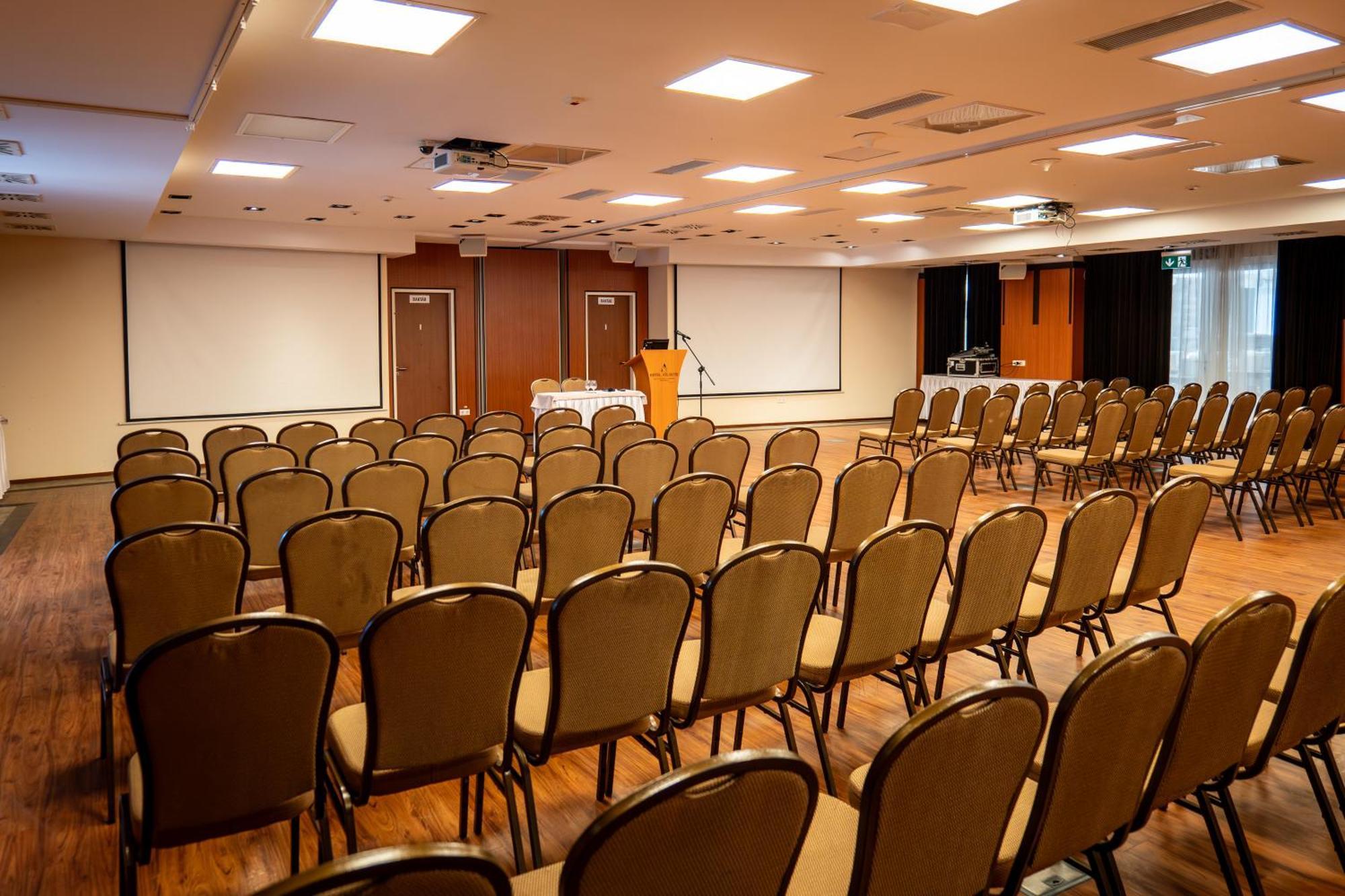 Hotel Atlantis Wellness & Conference Hajdúszoboszló Eksteriør bilde