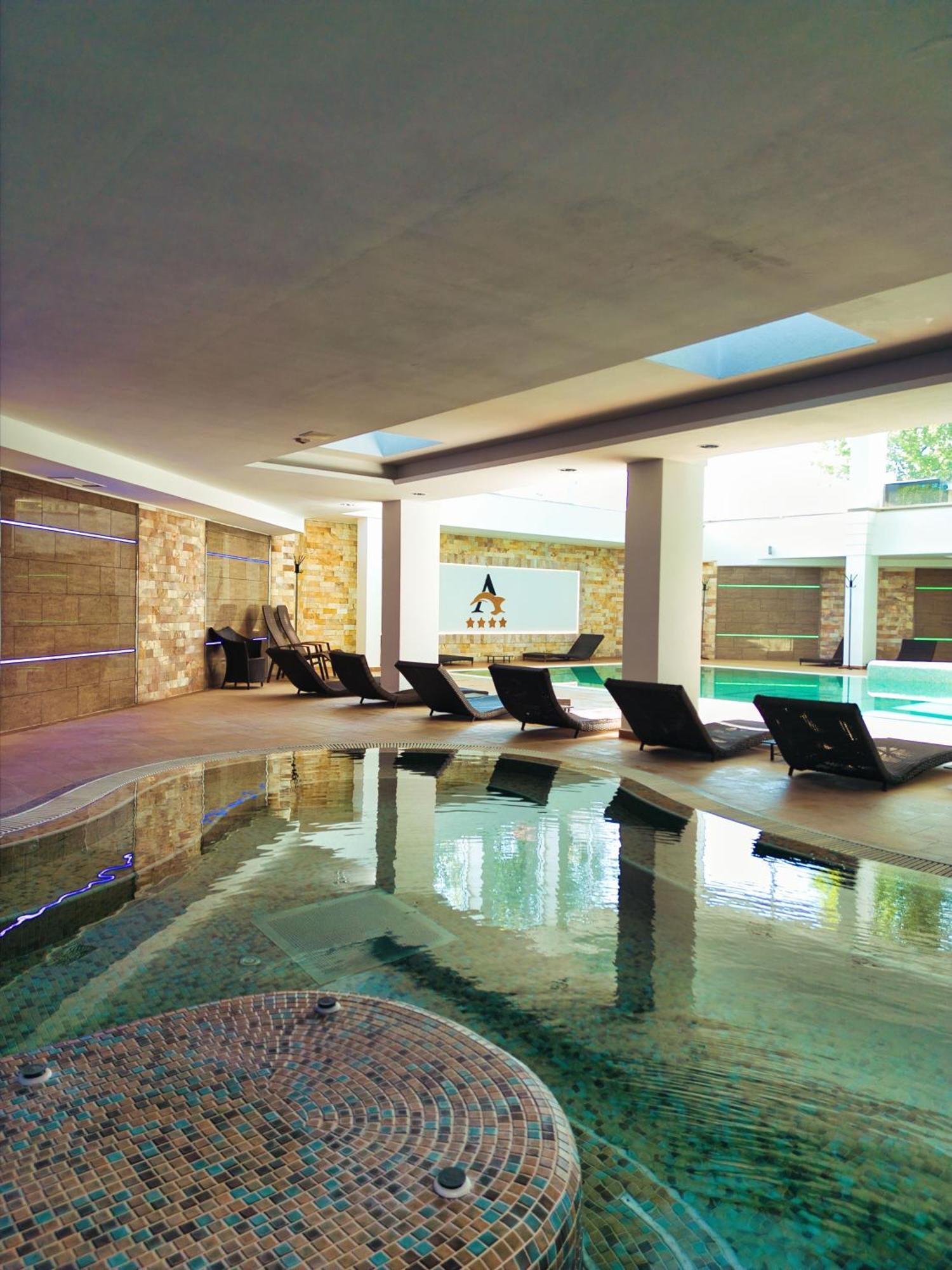 Hotel Atlantis Wellness & Conference Hajdúszoboszló Eksteriør bilde