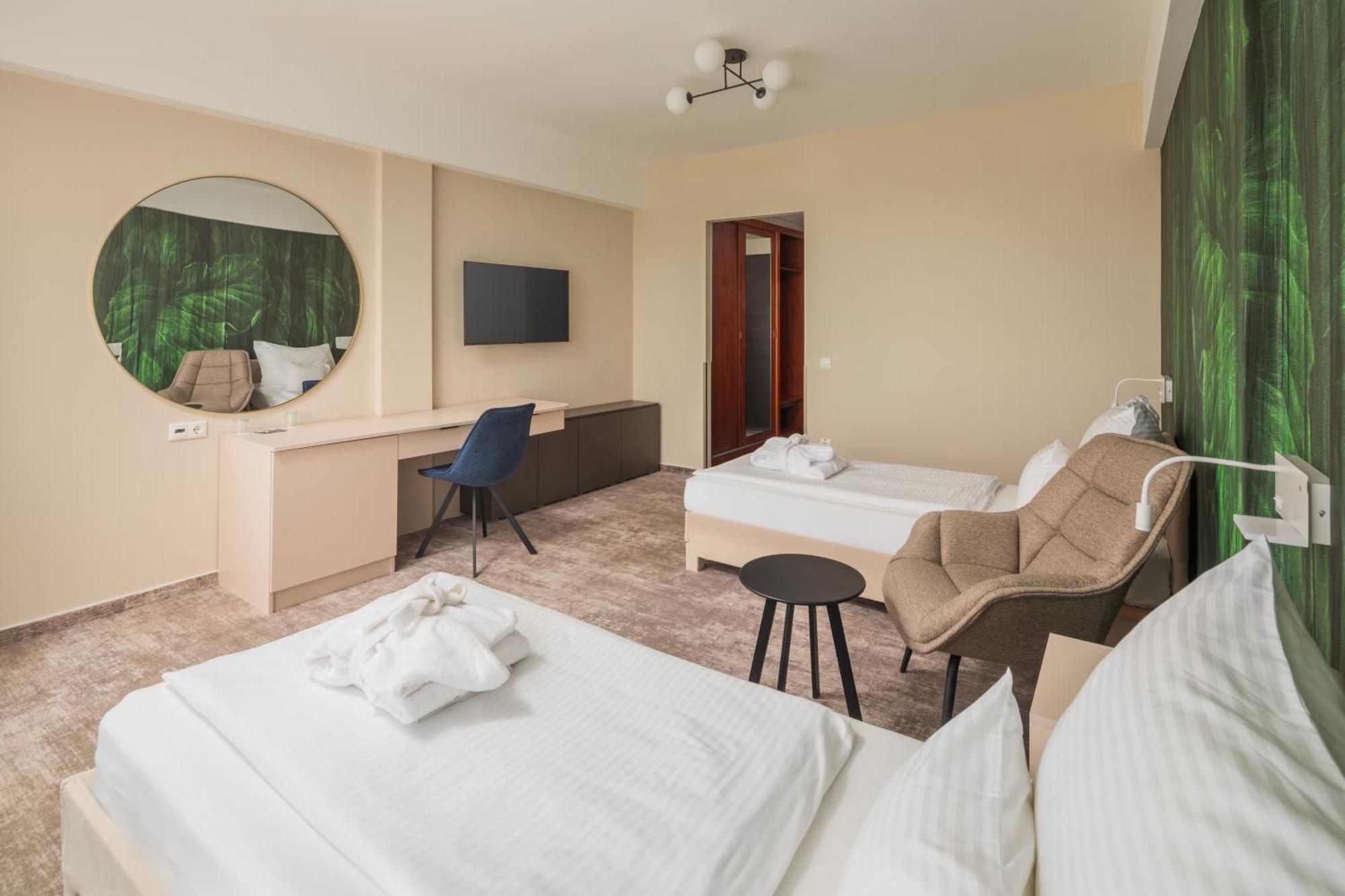 Hotel Atlantis Wellness & Conference Hajdúszoboszló Eksteriør bilde