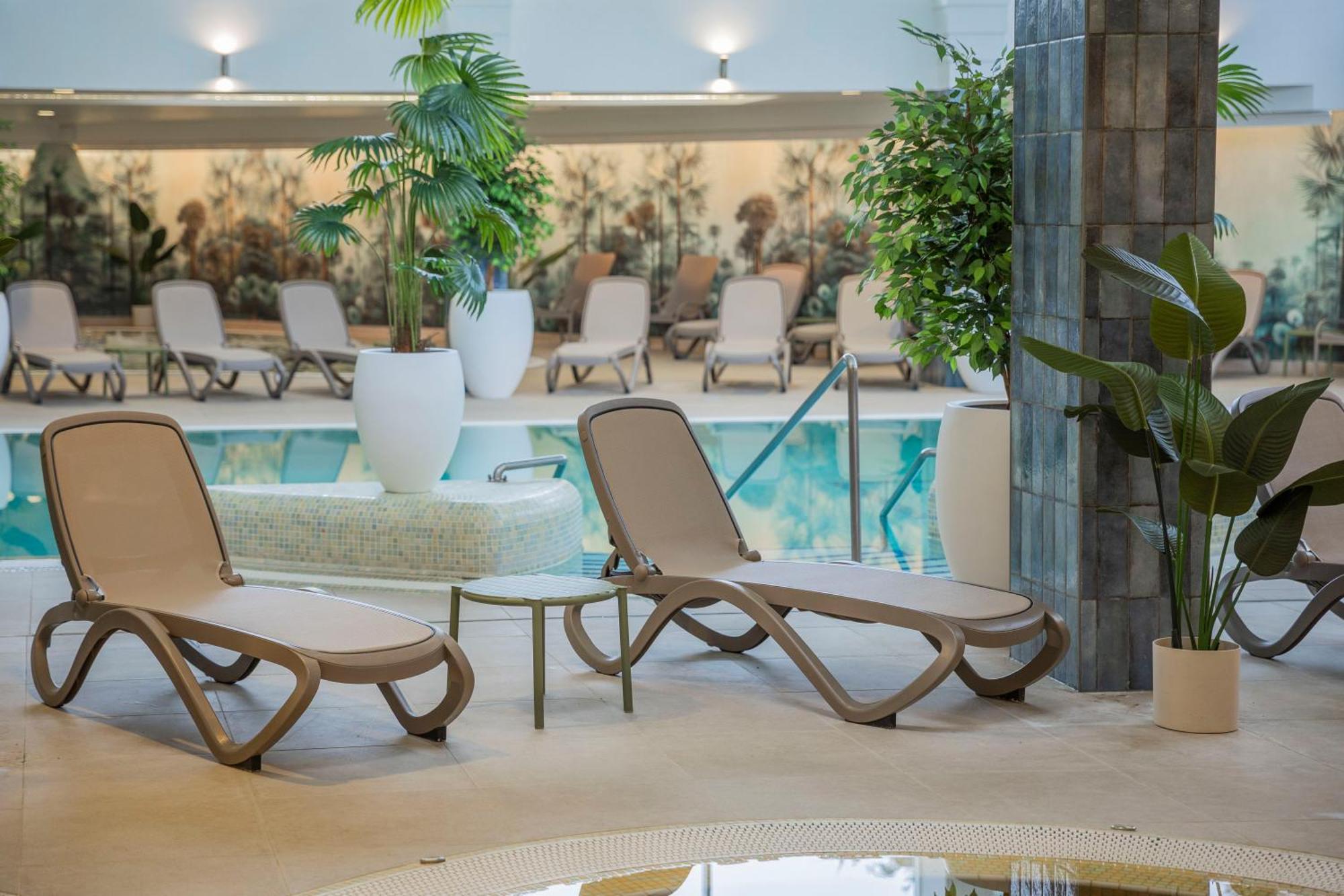 Hotel Atlantis Wellness & Conference Hajdúszoboszló Eksteriør bilde