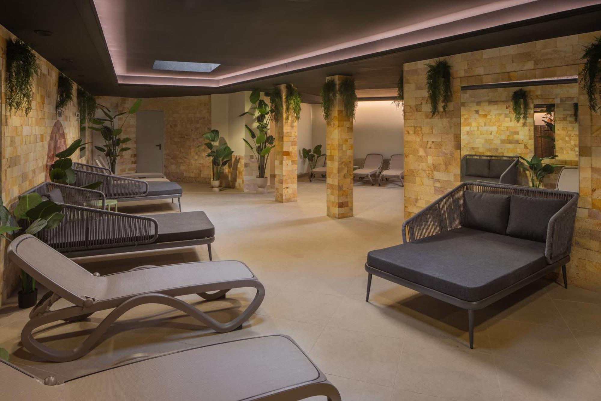 Hotel Atlantis Wellness & Conference Hajdúszoboszló Eksteriør bilde