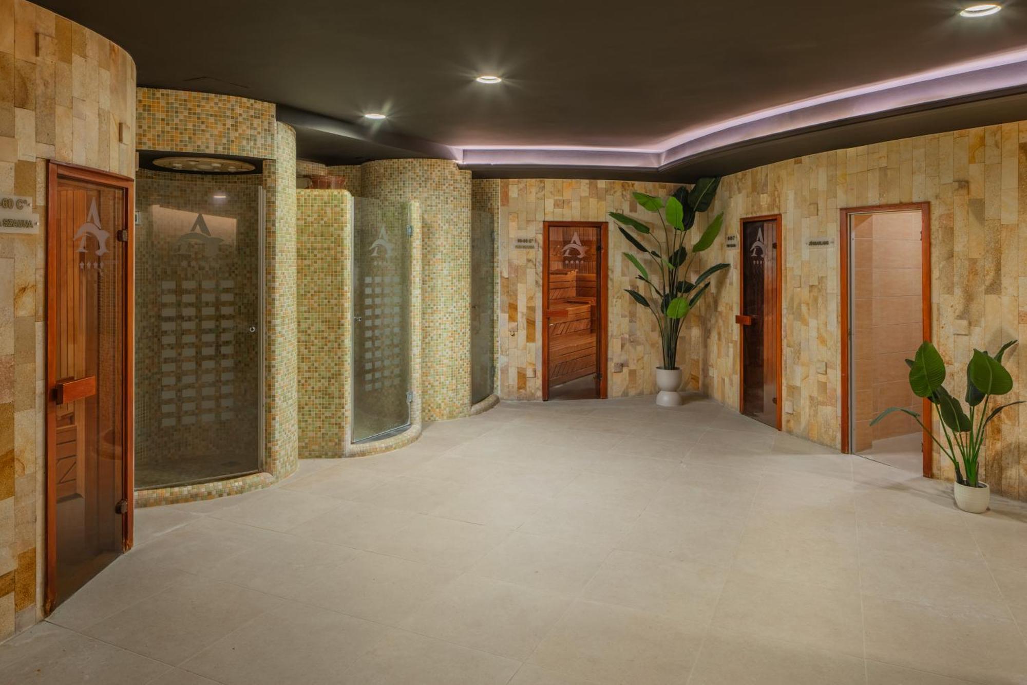 Hotel Atlantis Wellness & Conference Hajdúszoboszló Eksteriør bilde