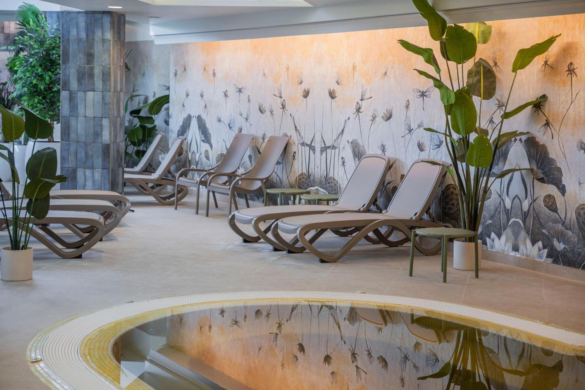 Hotel Atlantis Wellness & Conference Hajdúszoboszló Eksteriør bilde